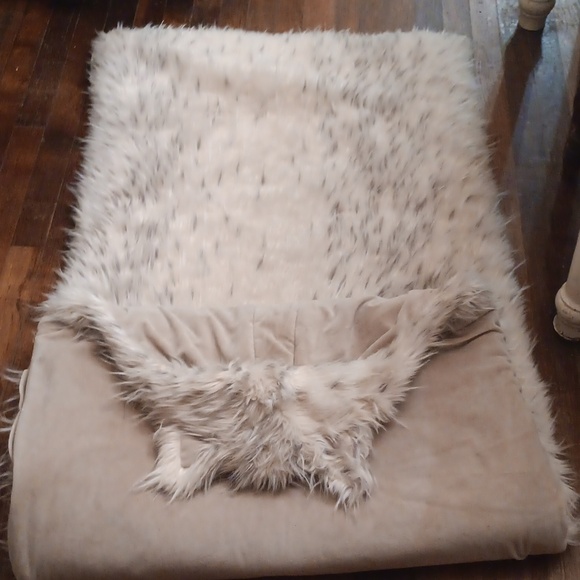 Pottery Barn  Luxurious Tan Faux Fur Sleeping Bag - Picture 7 of 14